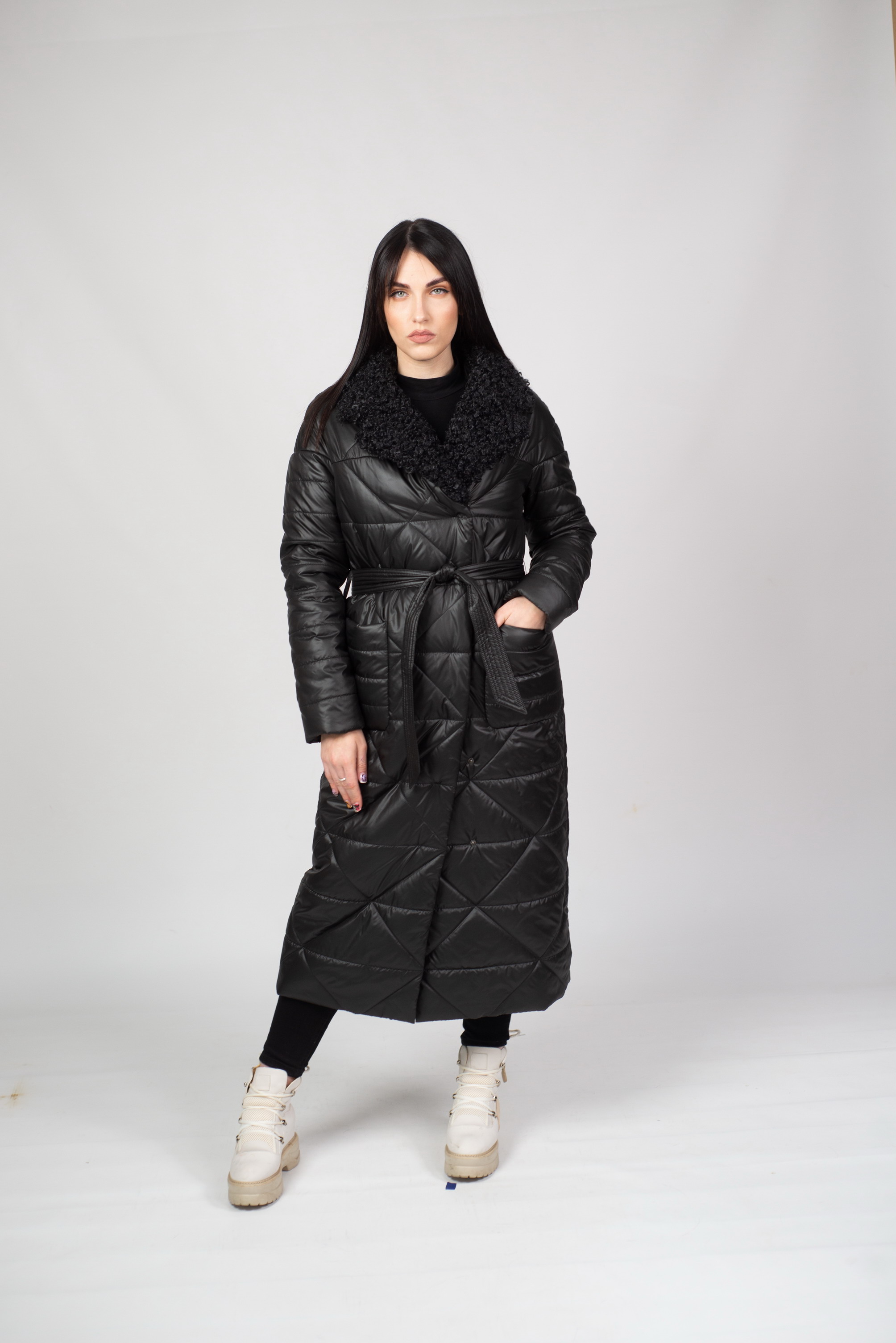 

Куртка зимняя L'Arcobaleno 24472S048C001  Черный, Куртка зимняя L'Arcobaleno 24472S048C001 48 Черный