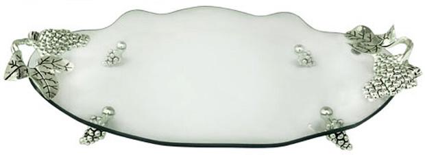 

Блюдо LeGrapes овальное с ручками и декором 44х30х9 см S&T DP41038