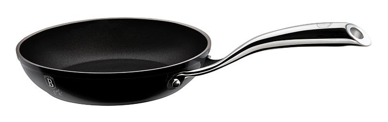 

Сковородка Black Royal диаметр 20см, титановое антипригарное покрытие Berlinger Haus DP36155