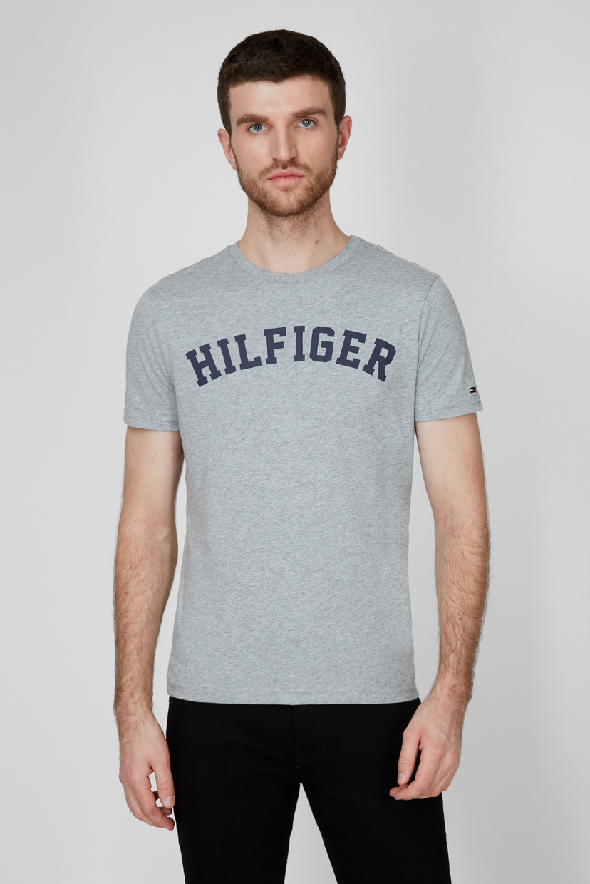

Мужская серая футболка ICON FAMILY CREST RELAX FIT Tommy Hilfiger S UM0UM00054