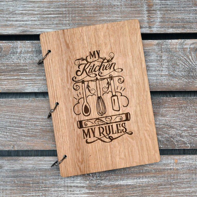 

Блокнот А5 с деревянной обложкой. My kitchen my rules. (А00625)