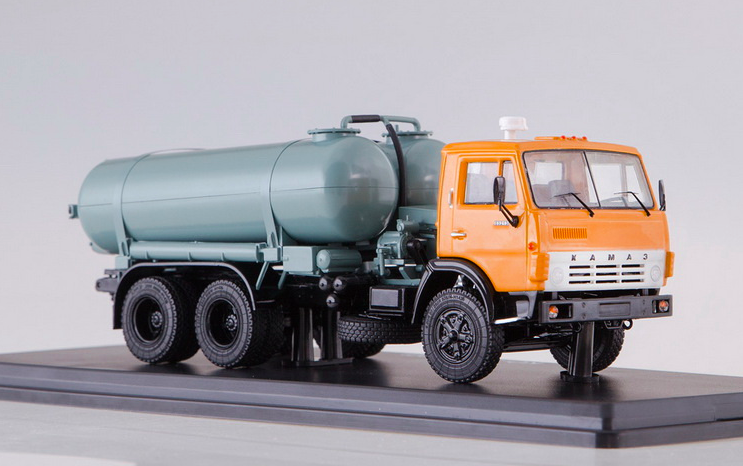 

Модель SSM КАМАЗ-53213 Вакуумная машина КО-505 масштаб 1:43