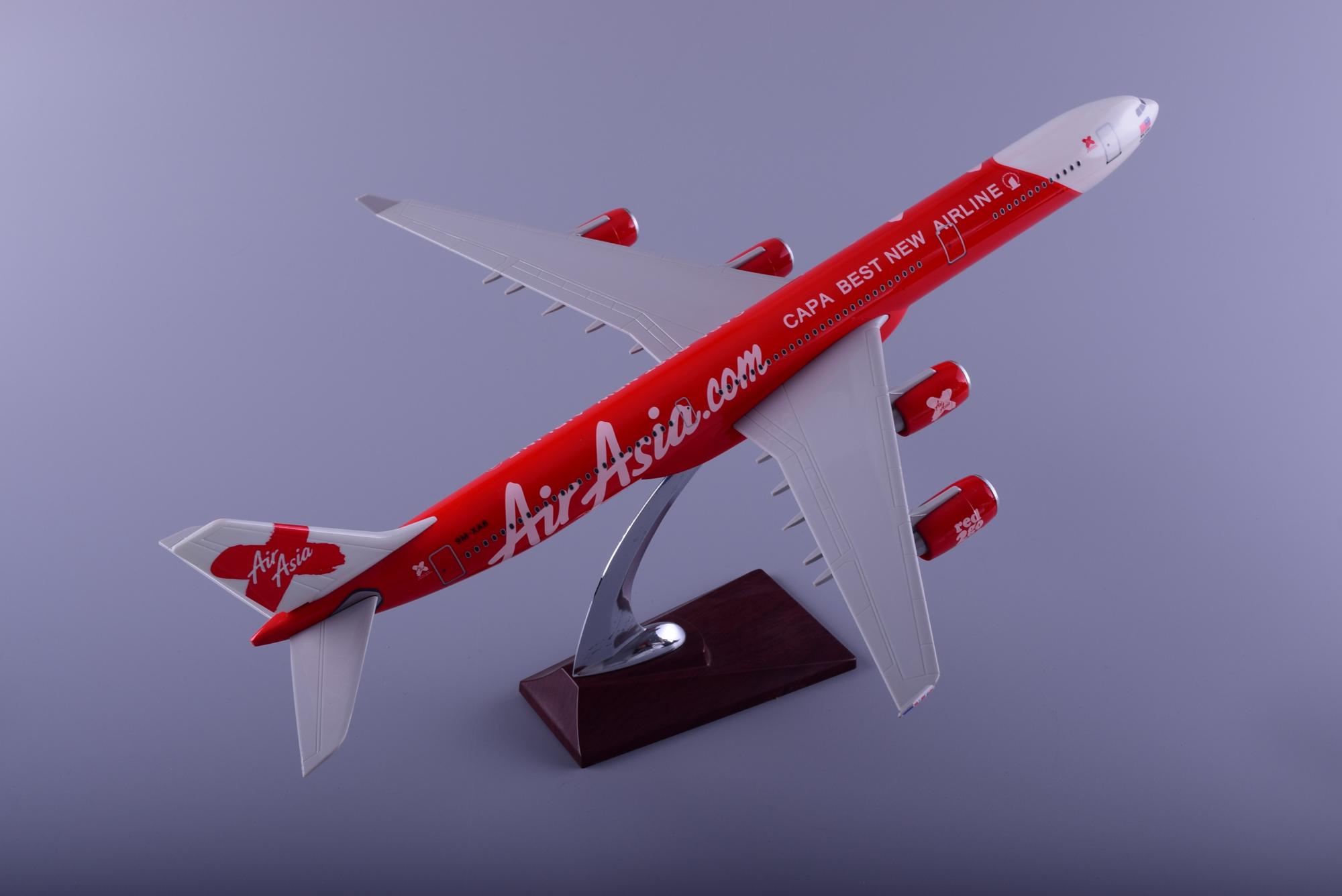 

Модель самолета Shantou Tongde Airbus A340 47см Air Asia