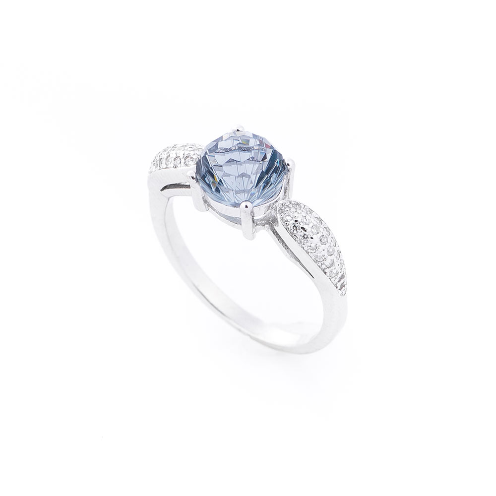 

Серебряное кольцо ОНИКС с фианитами 18 мм (вес 3.3 г) модели пр-112018-3,3-18
