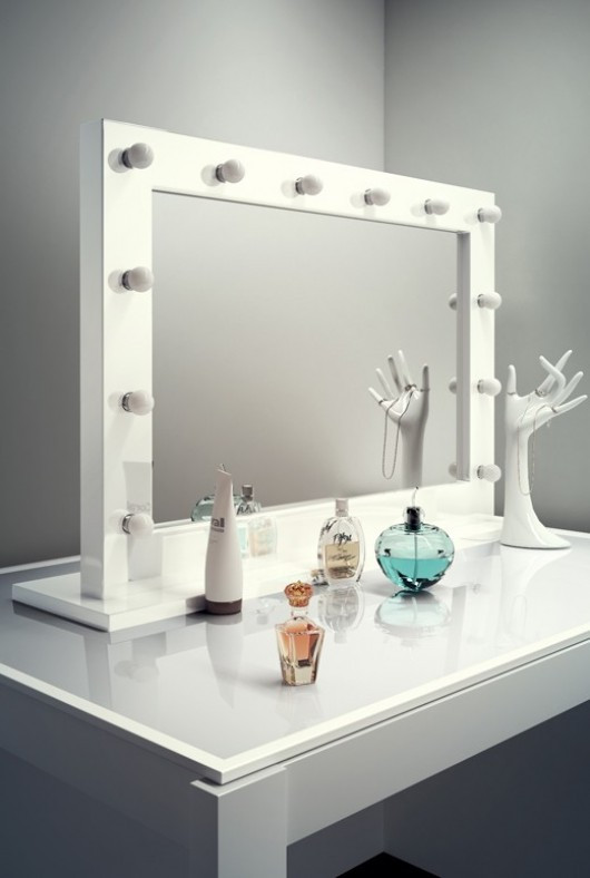 

Зеркало гримерное для макияжа HOLLYWOOD Mirrors 100х70 настольный Белый матовый RP (hmr2-25)