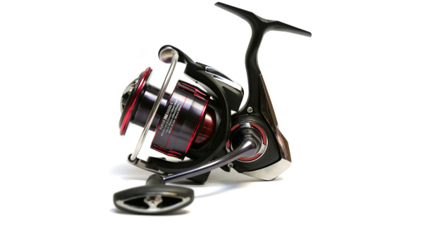 

Котушка DAIWA 17 Fuego LT 4000 D-C