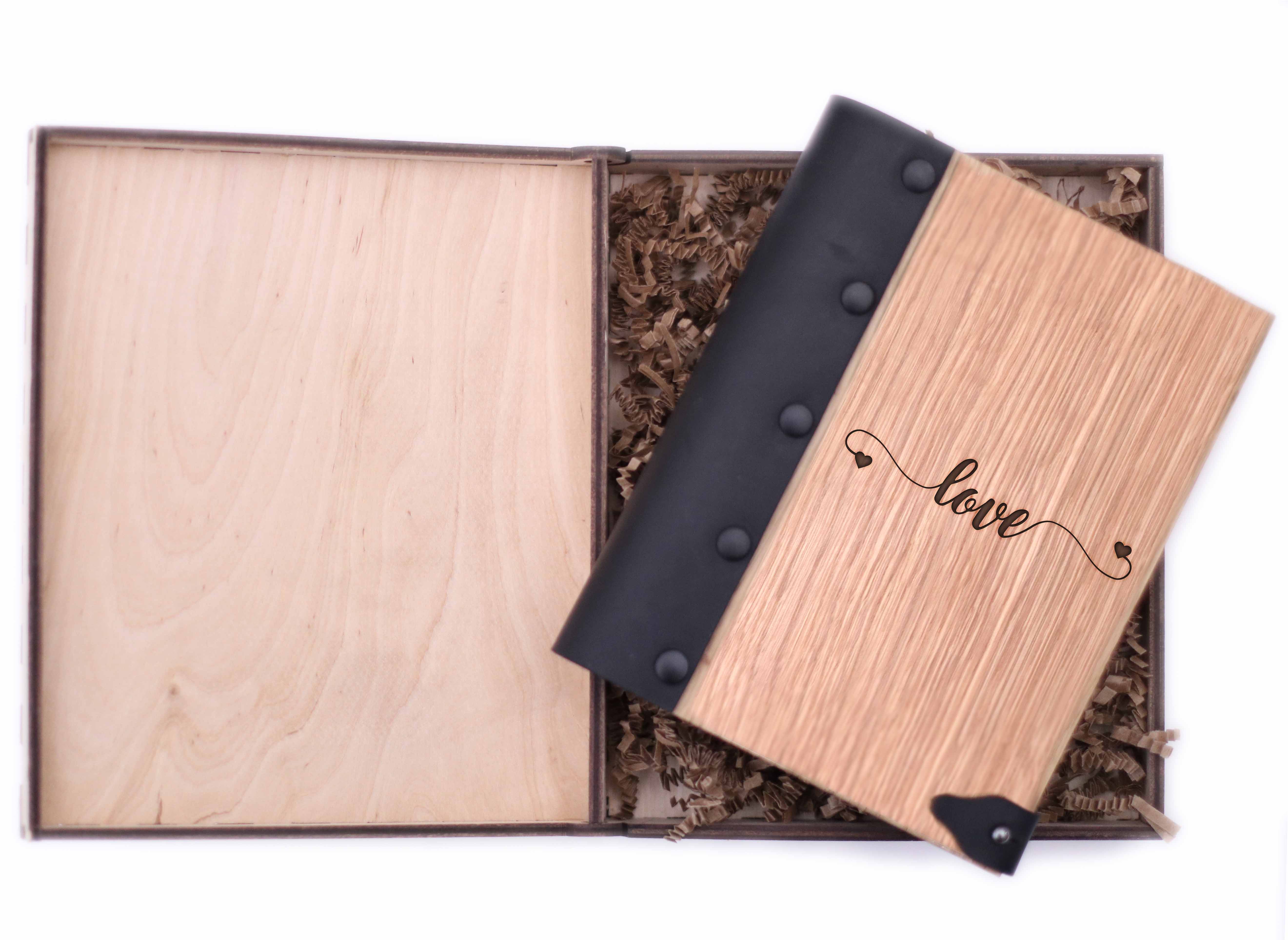 

Блокнот WOODEN NOTEBOOK Love с узором Деревянная обложка А6 в точку 80 листов (WN0011)