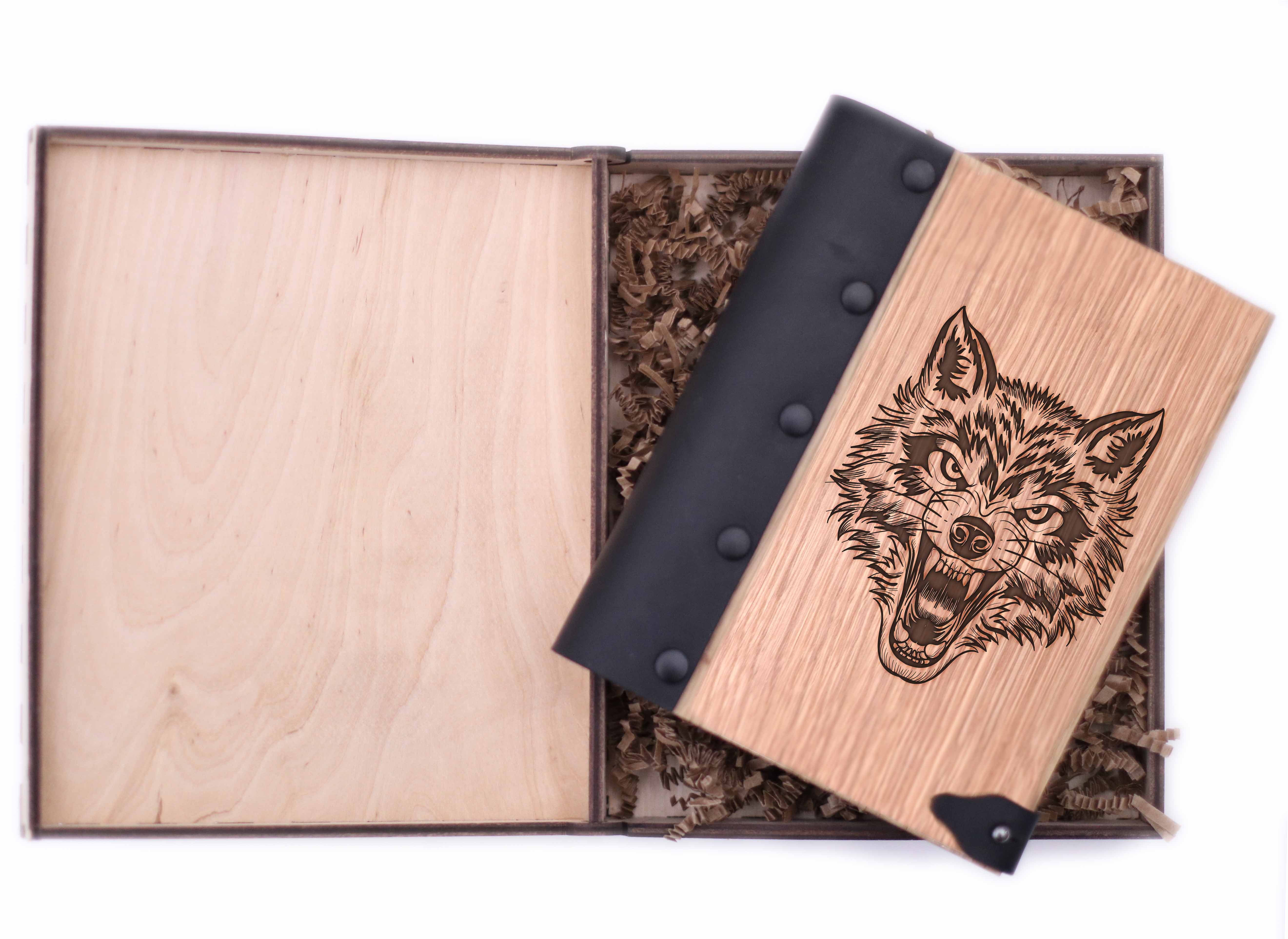 

Блокнот WOODEN NOTEBOOK Злой волк 01 Деревянная обложка А6 в точку 80 листов (WN0072)