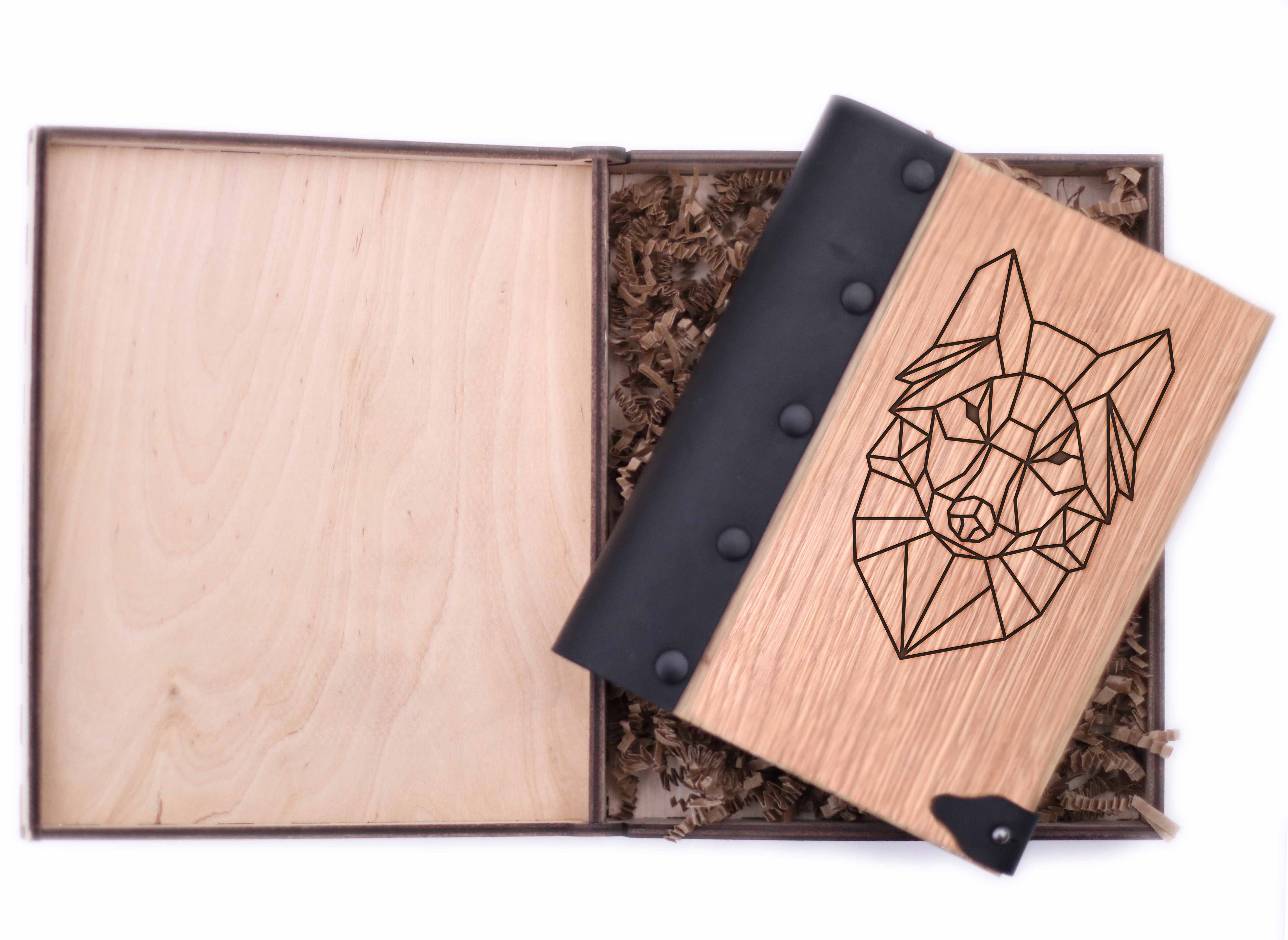 

Блокнот WOODEN NOTEBOOK Волк 02 Деревянная обложка А6 в точку 80 листов (WN0008)