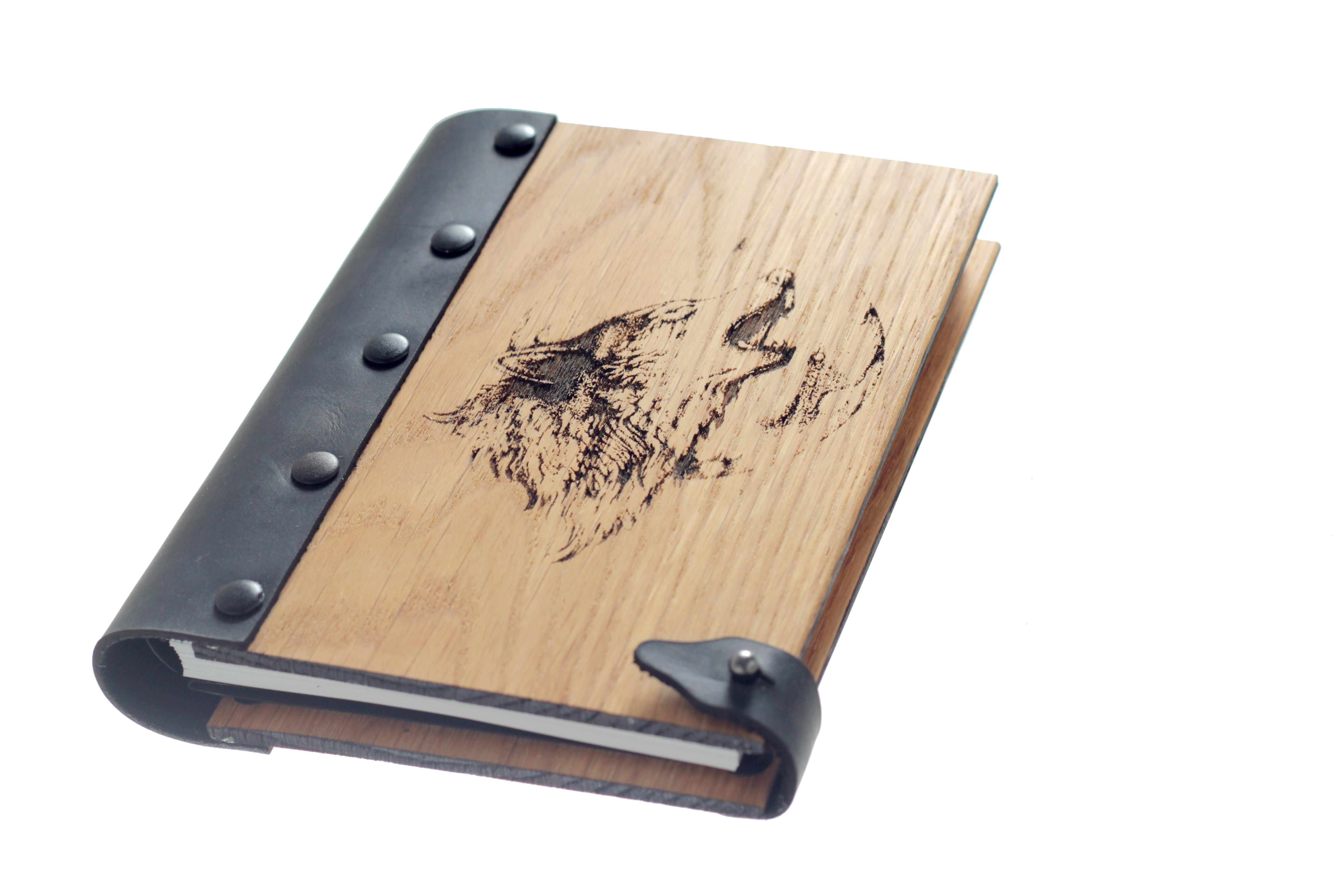 

Блокнот WOODEN NOTEBOOK Воющий волк Деревянная обложка А6 в точку 80 листов (WN0082)