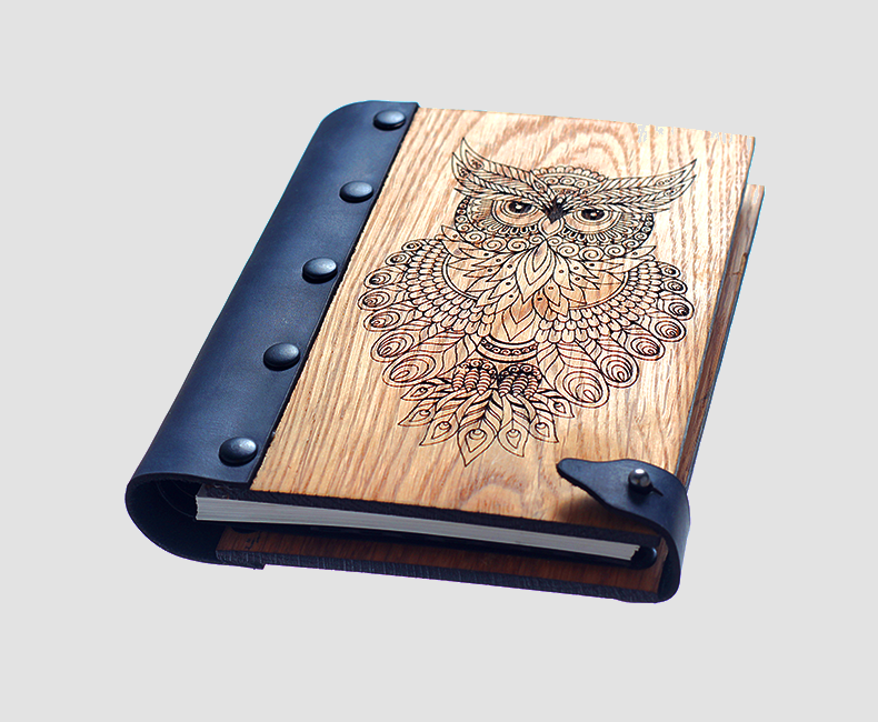 

Блокнот WOODEN NOTEBOOK Сова Деревянная обложка А6 в точку 80 листов (WN0092)