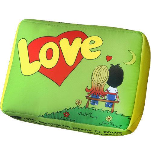

Подушка в форме жвачки Love XXL Presentville салатовая 50x36x17 см
