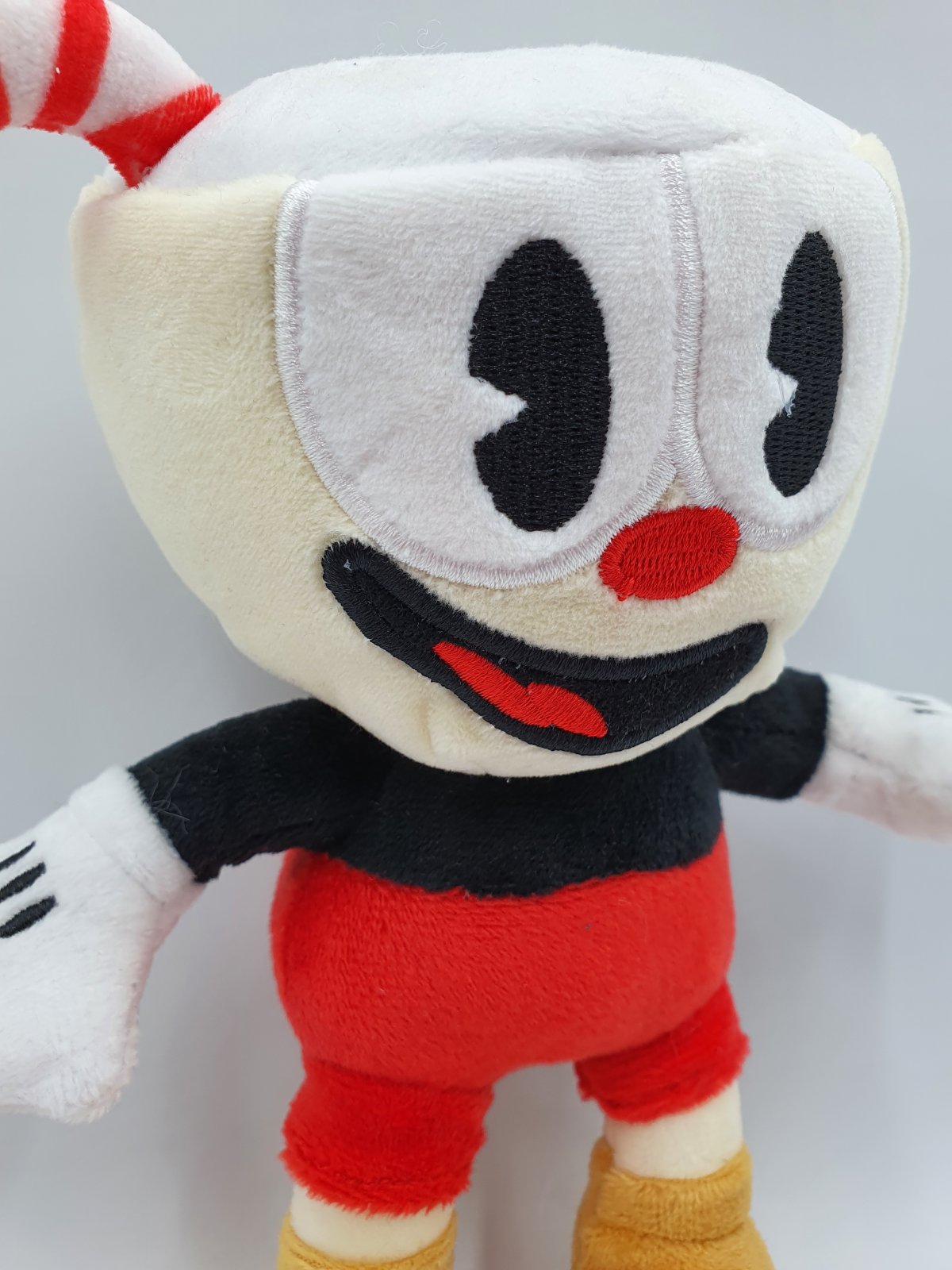 

Мягкая игрушка Капхэд герой игры Cuphead 22 см.