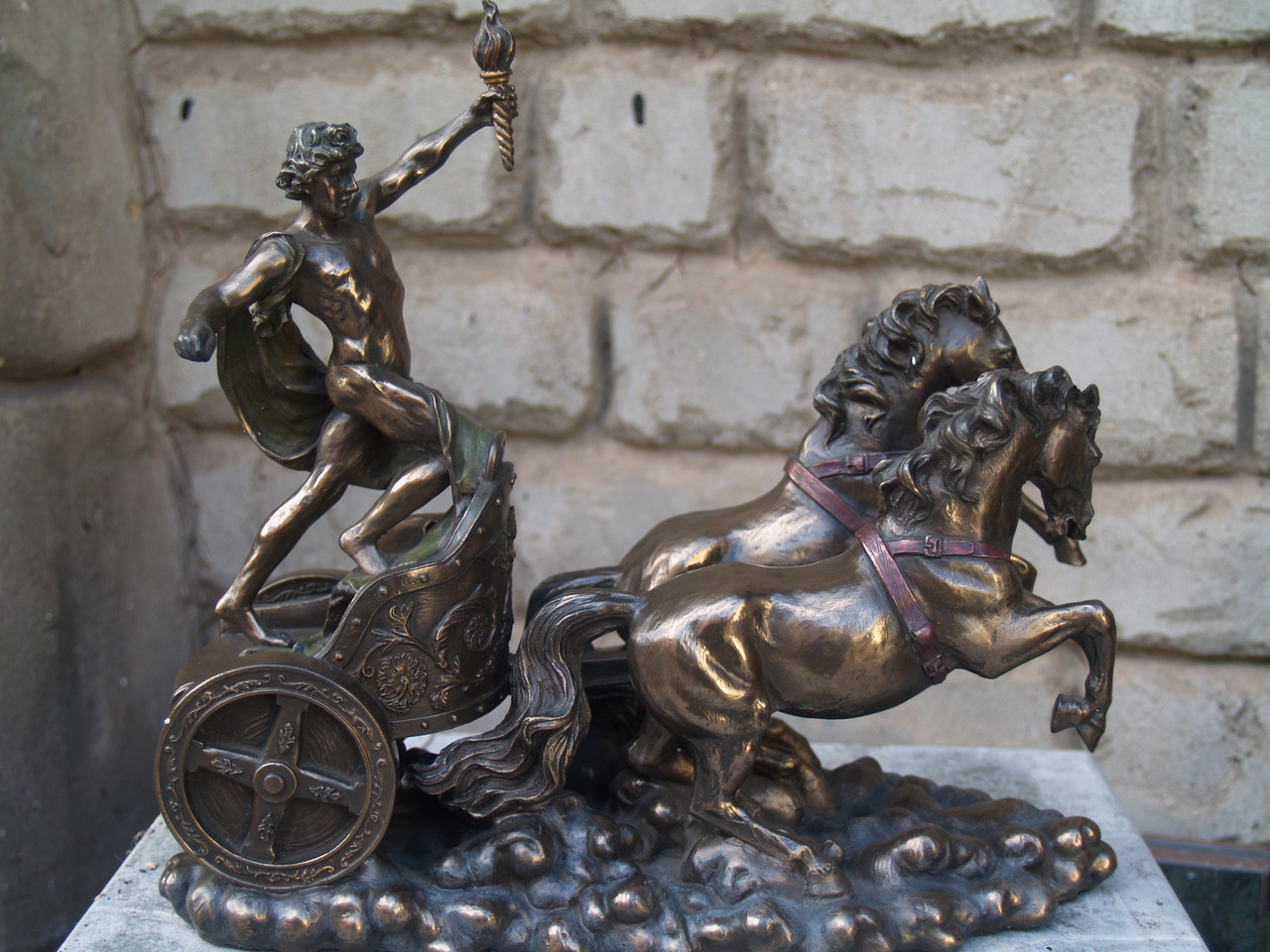 

СТАТУЭТКА «АПОЛЛОН НА КОЛЕСНИЦЕ» 24 см Veronese 3099-BR-1182
