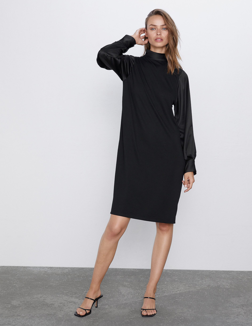 

Платье Zara Ж1053572 (0264/456/800) цвет черный S