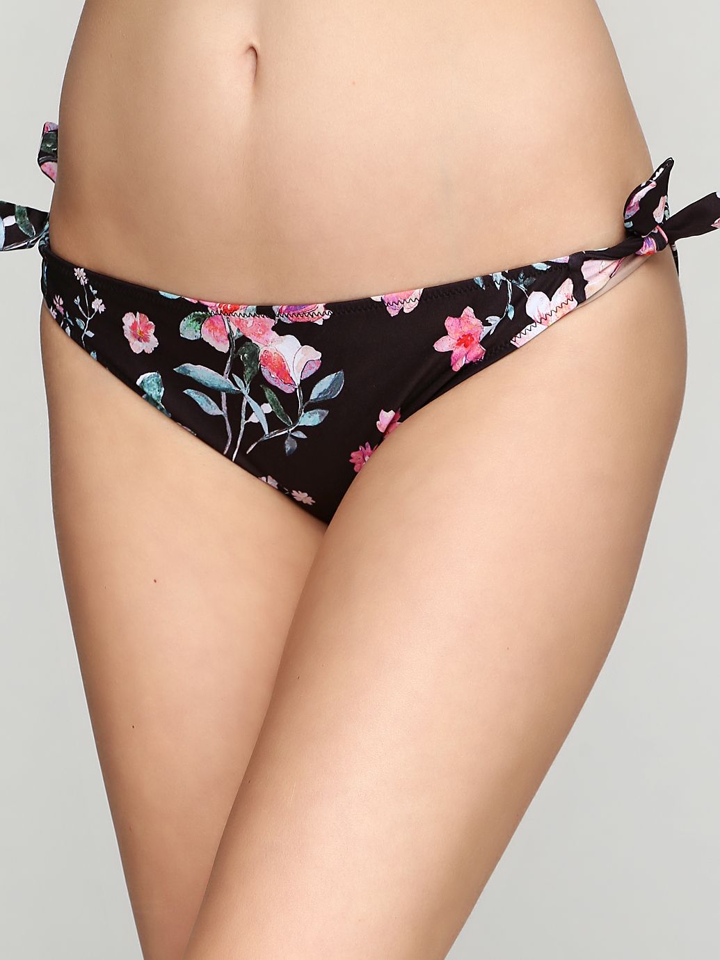 

Нижняя часть купальника H&M 6108427 34 Черная/Цветы