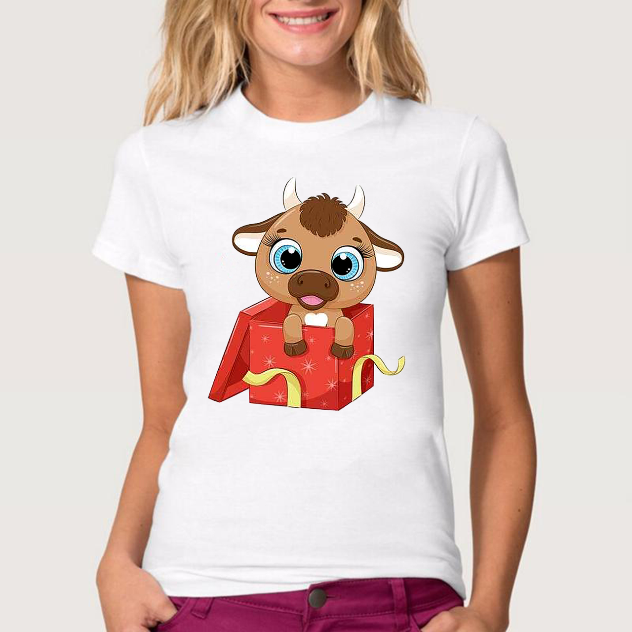 

Футболка женская JHK T-Shirt с принтом "Бычек в коробке" XL белая