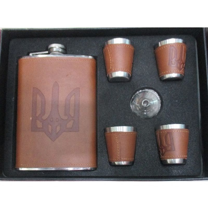 

Сувенирный набор (фляга, 4 рюмки) 260мл Stenson(R86713)