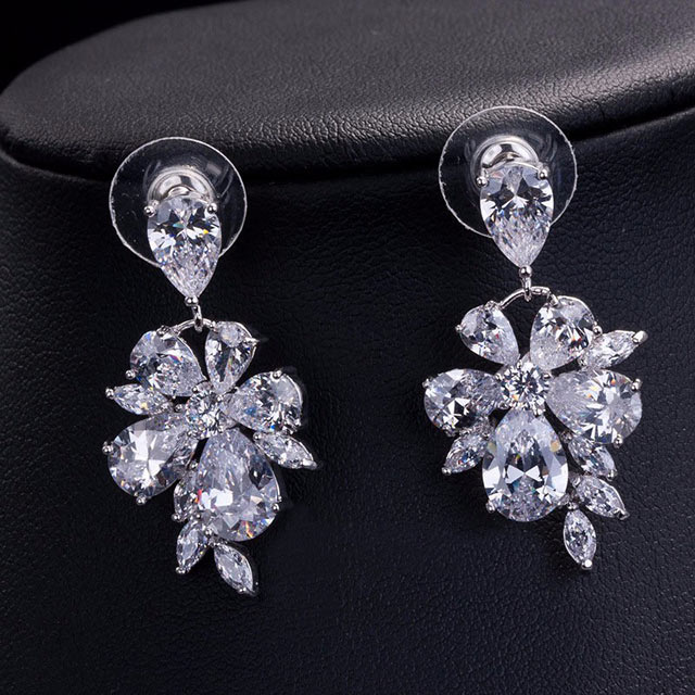 

Женские серьги Гортенезия DiaDemaGrand Серебряный с белым камнем (0418102-15-2)