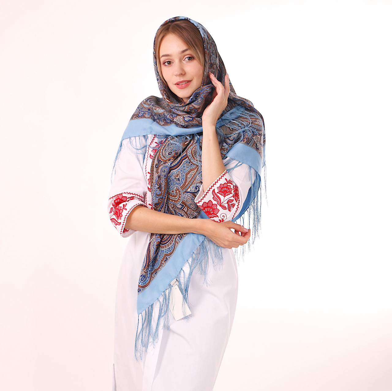 

Хустка блакитна з турецьким орнаментом т120/126