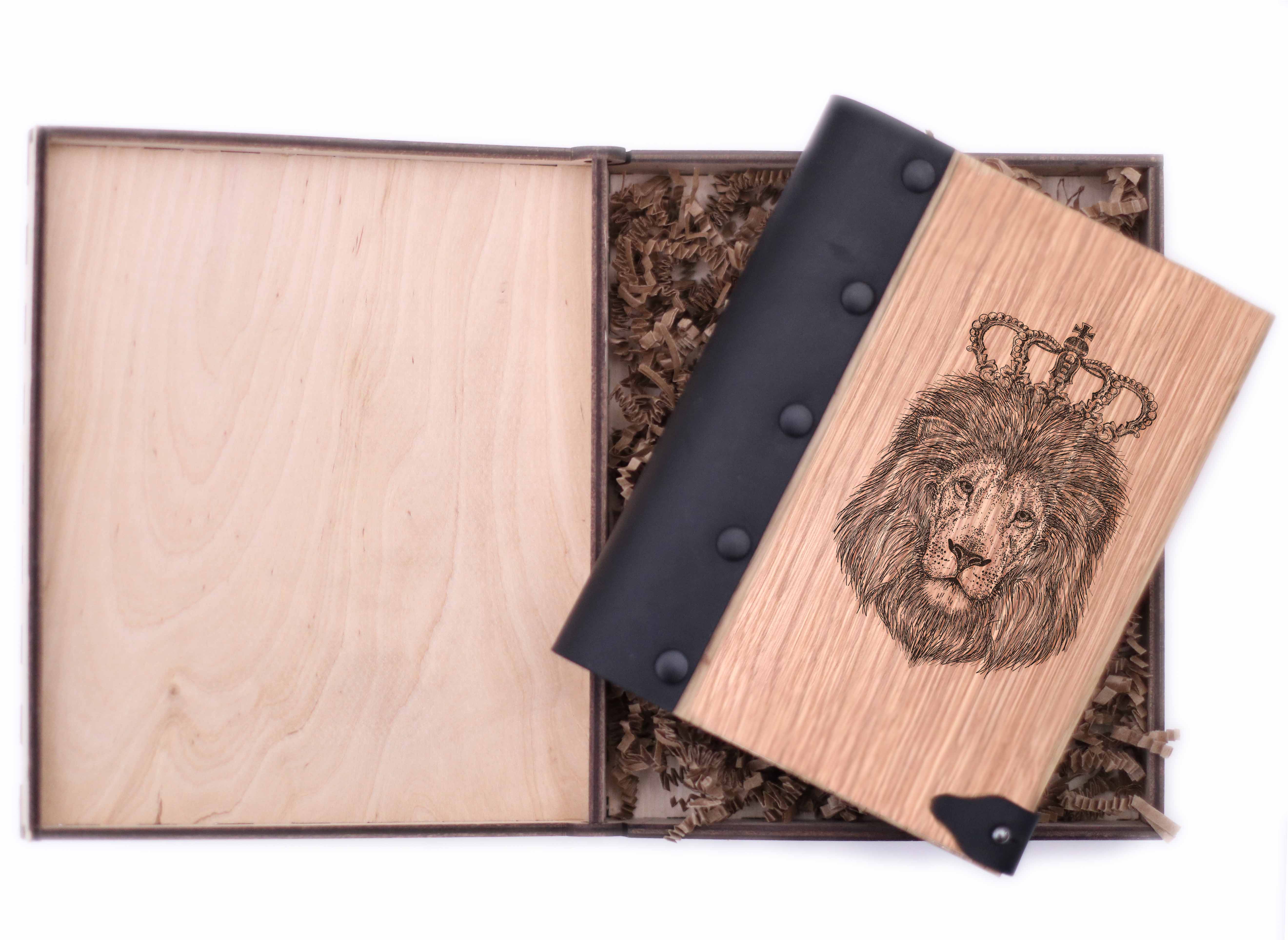 

Блокнот WOODEN NOTEBOOK Lion King Деревянная обложка А6 в точку 80 листов (WN0139)