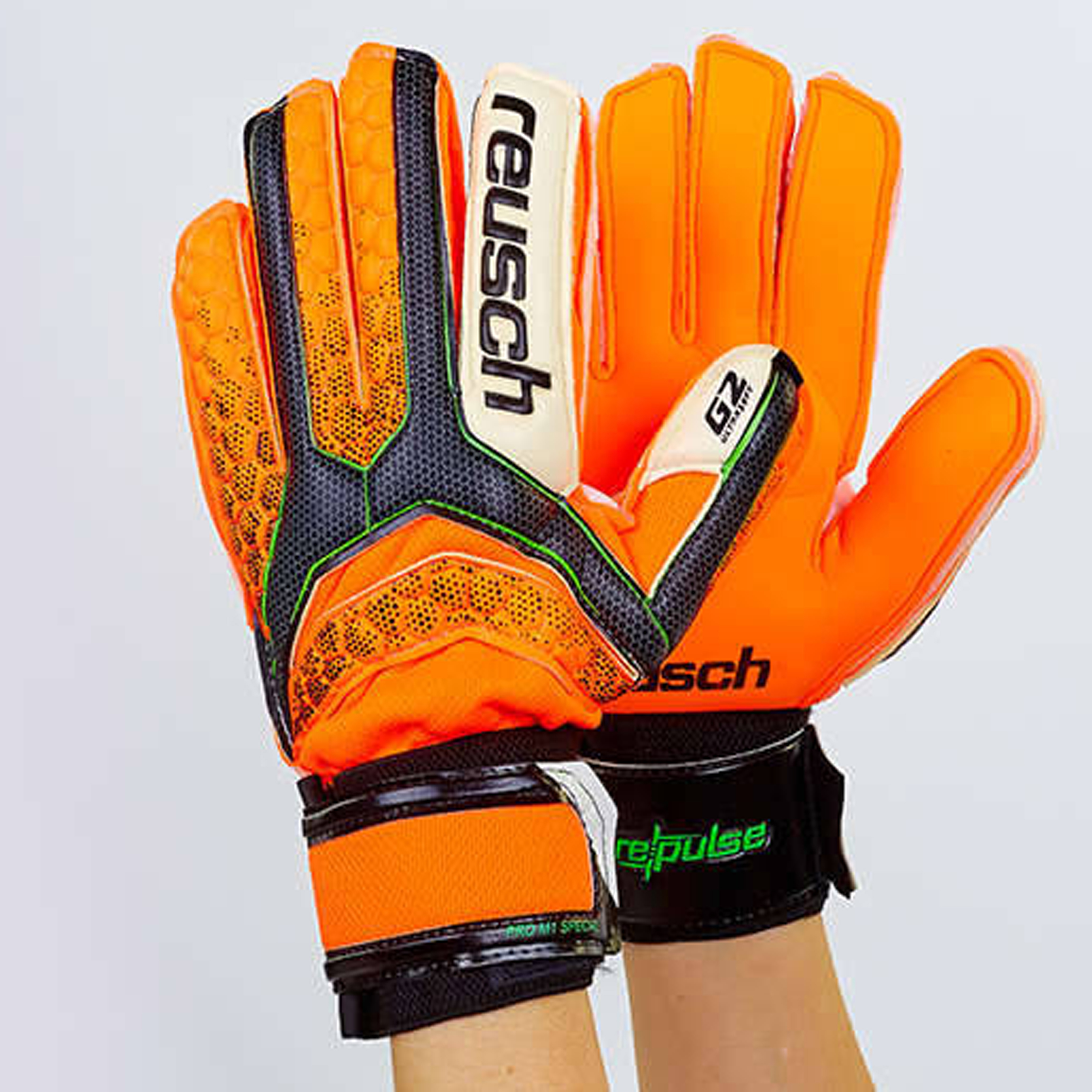 

Перчатки вратарские REUSCH Размер 8 FB-873-1