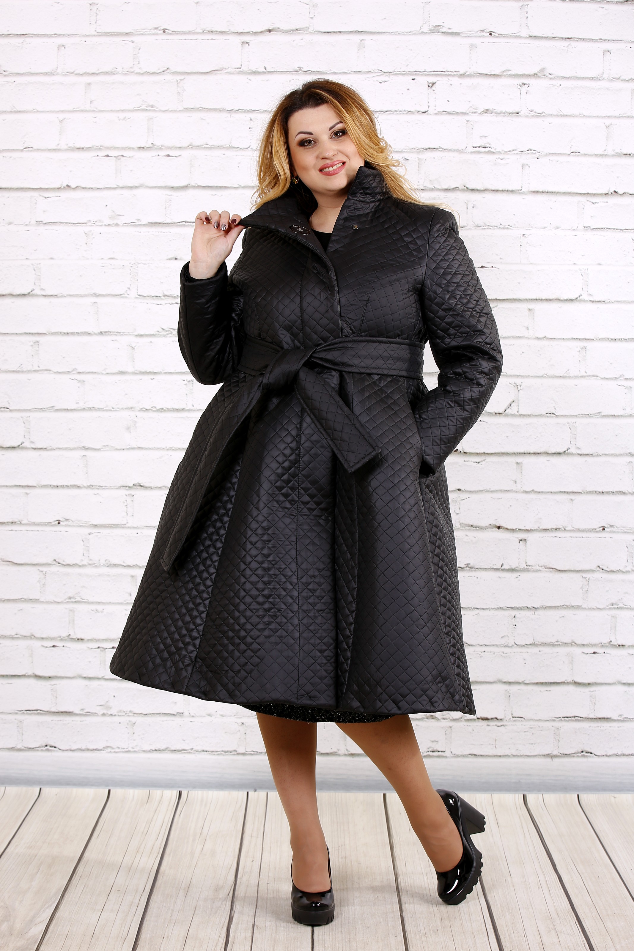 Пальто женское 56 размер купить. Черное стеганое пальто фабрика Артесса 74 размера. Стеганое пальто Adonis. Стеганное пальто размер 64-66.