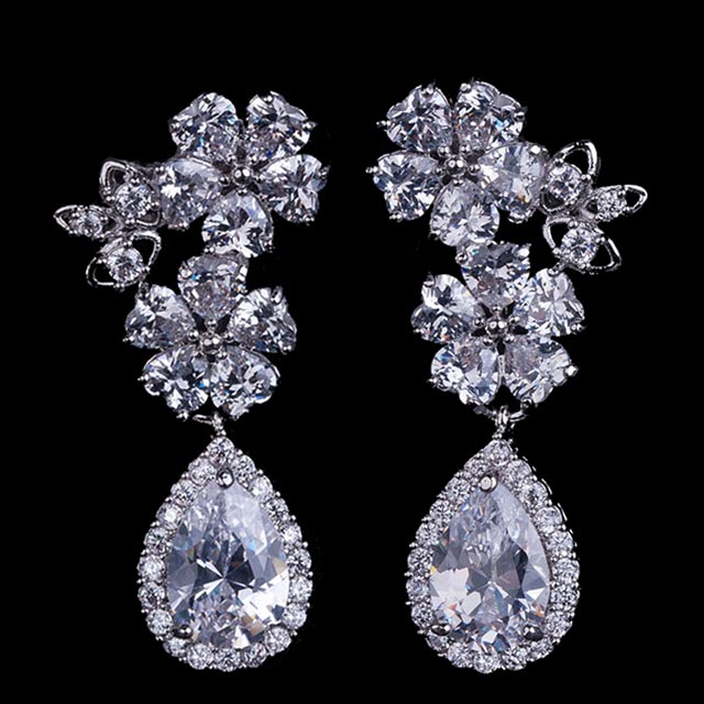 

Серьги-клипсы Роскошный цветок DiaDemaGrand Серебряный с белым камнем (071816-15-2)