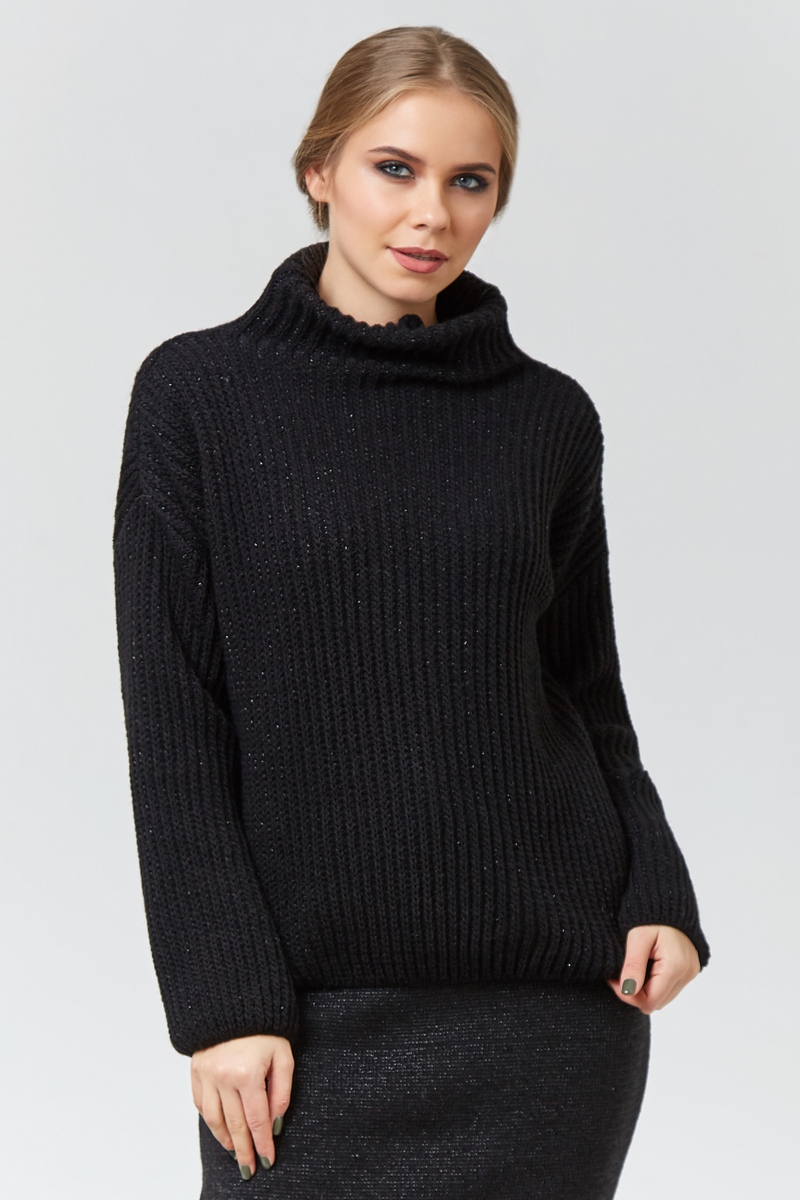 Черный вязаный свитер