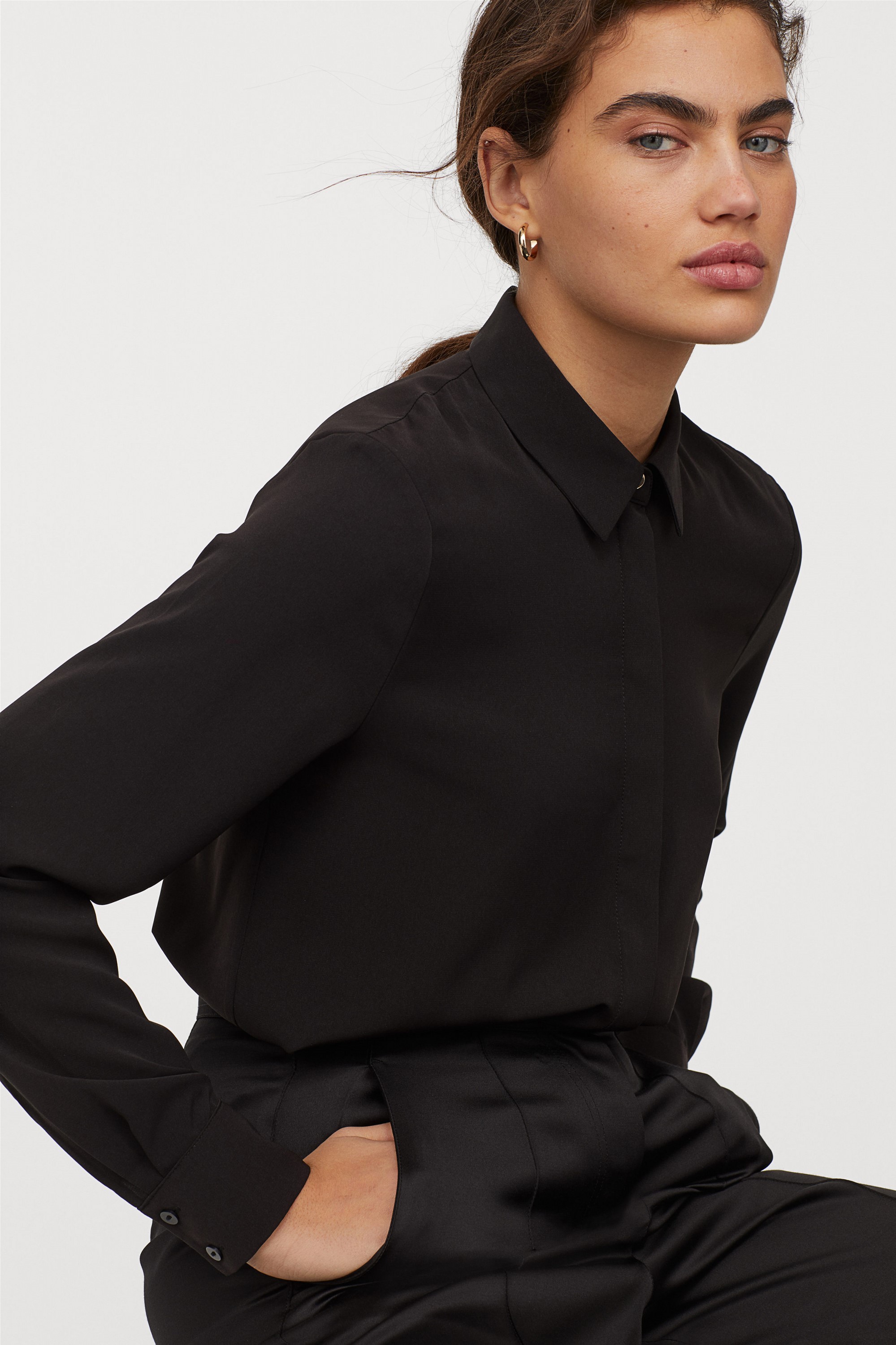 

Рубашка H&M 0695632-1  Черная, Рубашка H&M 0695632-1 36 Черная
