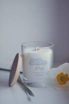 Ароматная свеча Украинская Your Bella Decora „Площа моєї любові“ с деревянным фитилем. - изображение 4