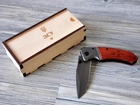 Нож сложен с гравировкой ЗСУ в деревянной коробке, Woodpresent - изображение 3