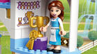 Zestaw klocków LEGO Disney Princess Królewskie stajnie Belli i Roszpunki 239 elementów (43195) - obraz 12