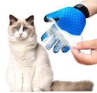 Перчатка True Touch для вычесывания шерсти кошек и собак