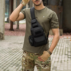 Чоловіча тактична сумка рюкзак METR+ армійська барсетка бананка на одній лямці USB вихід 33х18х10 см - зображення 7
