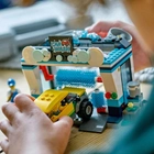 Zestaw klocków LEGO City Myjnia samochodowa 243 elementy (60362) - obraz 4