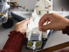 Zestaw klocków LEGO Creator Expert Wahadłowiec Discovery NASA 2354 elementy (10283) - obraz 4