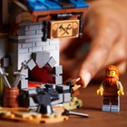 Zestaw klocków Lego Ideas Średniowieczna kuźnia 2164 części (21325) - obraz 10