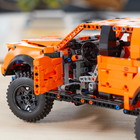 Zestaw klocków LEGO Technic Ford F-150 Raptor 1379 elementów (42126) - obraz 6