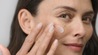 Krem przeciwstarzeniowy na dzień Vichy Neovadiol zwiększający gęstość i elastyczność suchej skóry twarzy 50 ml (3337875774161) - obraz 8