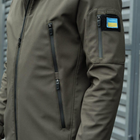 Чоловіча щільна Куртка з капюшоном Pobedov Motive SoftShell + шеврон "Прапор України" у комплекті хакі розмір M - зображення 4