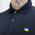 Мужское плотное Поло с принтом "Флаг Украины" / Футболка приталенного кроя синяя размер L - изображение 3