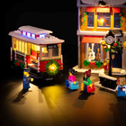 Zestaw klocków Lego Icons Świąteczna główna ulica 1514 części (10308) - obraz 3