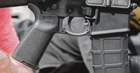 Рукоятка пистолетная Magpul MOE® Grip – AR15/M4, черный - изображение 5