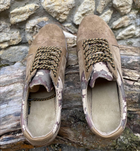 Літні кросівки чоловічі дихаючі Пісочний 38 р з гідрофобної натуральної шкіри посилена п'ята і носок гнучка зносостійка підошва підкладка сітка 3D - зображення 4