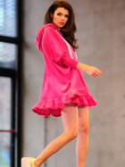 Sukienka dresowa z kapturem damska Awama A419 One Size Różowa (5902360554993) - obraz 7