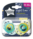 Smoczek Tommee Tippee Night Time uspokajający 18-36 m 2 szt (5010415334138) - obraz 1