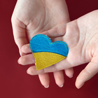 Шеврон нашивка на липучці IDEIA Прапор України Серце вишитий патч 6 х 6.5 см 2 шт. (2200004269115) - зображення 3