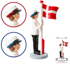 Figurka DGA Student with Flag Boy 31 cm (9914069) - obraz 1