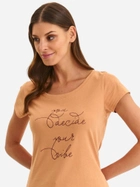Koszulka damska z nadrukiem Top Secret SPO6062BE 42 Karmelowa (5903411521032) - obraz 4